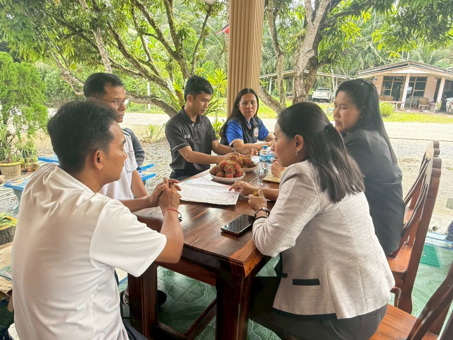 สำนักงานพัฒนาชุมชนจังหวัดกระบี่ร่วมกับสำนักงานพัฒนาชุมชนอำเภอเขาพนม  ลงพื้นที่ติดตามการดำเนินงานโครงการแก้ไขปัญหาความยากจน (กข.คจ.) บ้านไสหร้า หมู่ที่ 1 และบ้านหินลูกช้าง หมู่ที่ 4 ตำบลโคกหาร อำเภอเขาพนม